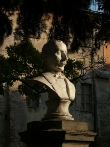 Luigi Verga (Sindaco di Vercelli) giardino Via Vallotti Vercelli
